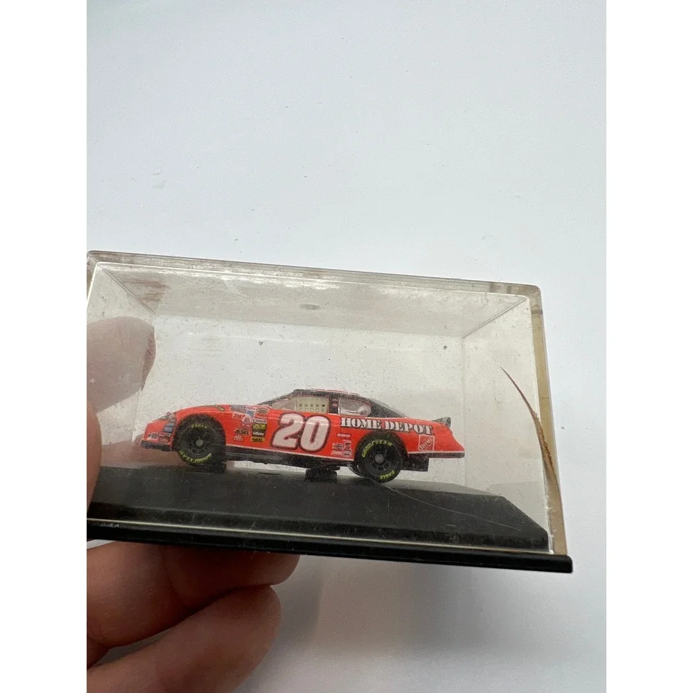 Tony Stewart‎ #20 Home Depot 1:87 Die-Cast Nascar